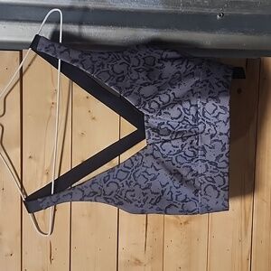 Lulu's Sports Bra Size large NWT